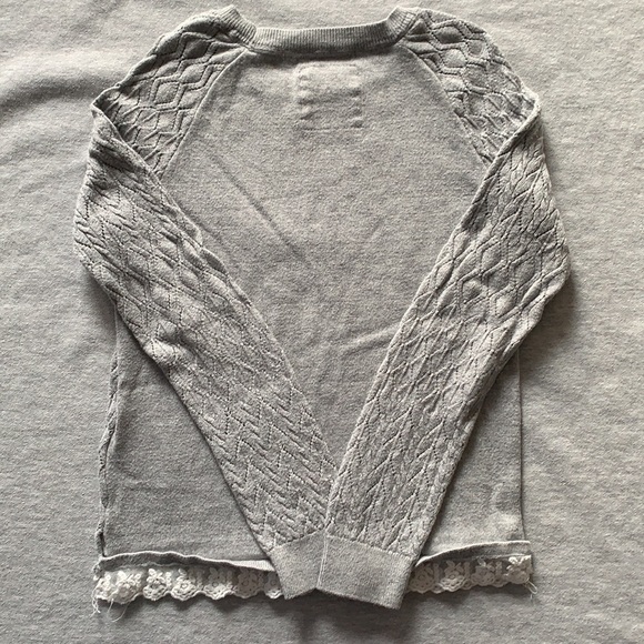 3/$25 H&M Pointelle Grey Lace Trim Sweater Size 8/10 - Picture 5 of 6